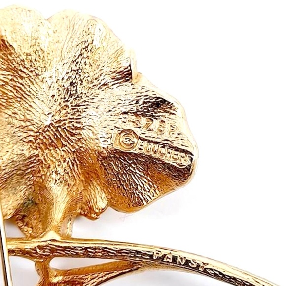 Pansy - Vintage Marcel Boucher Gold Plated Cultured Pearl Flower Brooch. #8376P - Picture 4 of 6